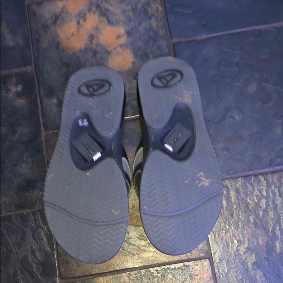 sandals - Picture 2 of 2